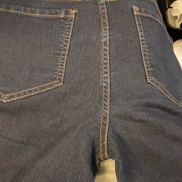 Liverpool Jeans dark wash  Astrid Crop Jeans - Picture 10 of 11